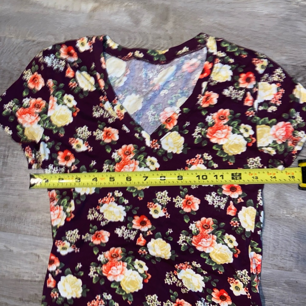Wet Seal V-Neck T-Shirt Brown With Floral Design Size Medium .      (J) - Picture 7 of 9